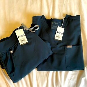 Womens figs set in dark harbor HW Zamora Medium petite/ Catarina medium NWT